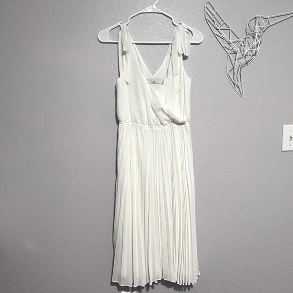 Ali & Jay Lily Pond Pleated Midi Dress - Picture 2 of 5